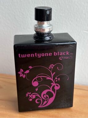 RARE Rue21 Twenty One Black ORIGINAL FORMULA Discontinued Perfume 1.7 Oz Spray